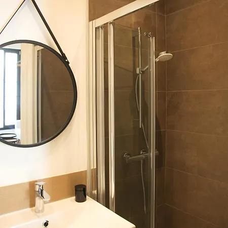 1 Dans La Vieille Apartment