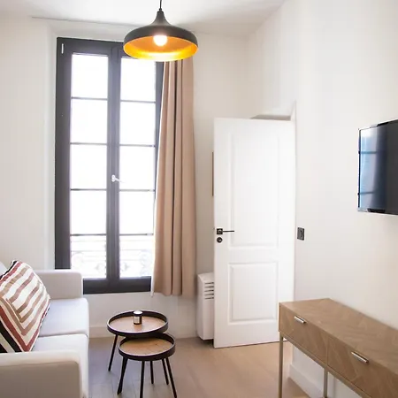1 Dans La Vieille Apartment